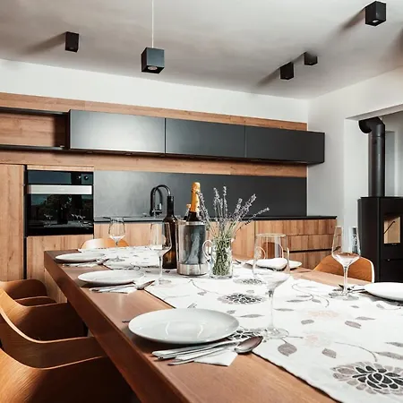 シャレー Wine Paradise Glavinic Miklavz pri Ormozu