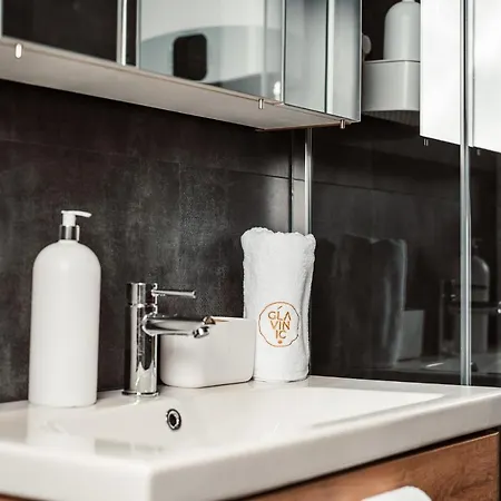 シャレー Wine Paradise Glavinic